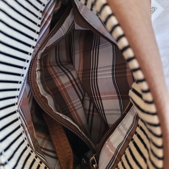 Textured Brown Crossbody Bag - Picture 10 of 11